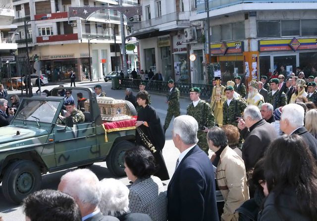 Δ Νηστειών Λιτανεία Αγίου Γεωργίου Καρρσλίδη από τον Ι.Ν.Αγ. Νικολάου στην πλατεία της Δράμας 14-03-2010