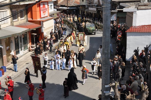 Λιτάνευσις ι.λειψάνων Αγίου Γεωργίου Καρσλίδη στη Δράμα Δ' Κυριακή των νηστειών 3-4-2011