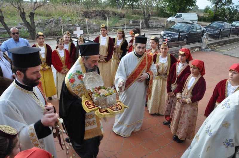 Η ΤΙΜΙΑ ΚΑΡΑ ΤΗΣ ΑΓΙΑΣ ΠΑΡΘΕΝΟΜΑΡΤΥΡΟΣ ΕΛΕΝΗΣ ΤΗΣ ΕΚ ΣΙΝΩΠΗΣ ΤΟΥ ΠΟΝΤΟΥ ΣΤΟ ΜΙΚΡΟΚΑΜΠΟ ΔΡΑΜΑΣ