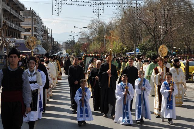 Λιτάνευσις ι.λειψάνων Αγίου Γεωργίου Καρσλίδη στη Δράμα Δ' Κυριακή των νηστειών 3-4-2011