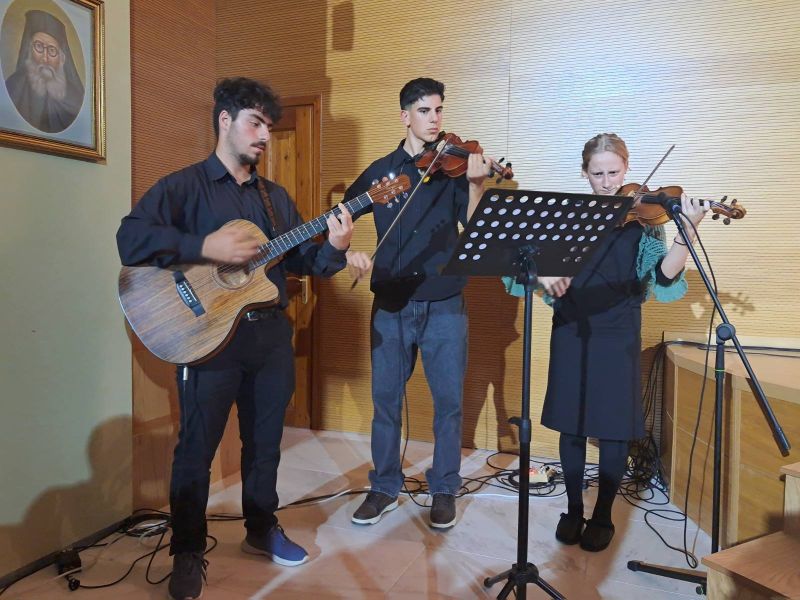 ΔΕΝ ΞΕΧΝΩ - ΕΠΕΤΕΙΑΚΗ ΕΚΔΗΛΩΣΗ 28ης ΟΚΤΩΒΡΙΟΥ - ΓΡΑΦΕΙΟ ΝΕΟΤΗΤΑΣ Ι.Μ. ΔΡΑΜΑΣ