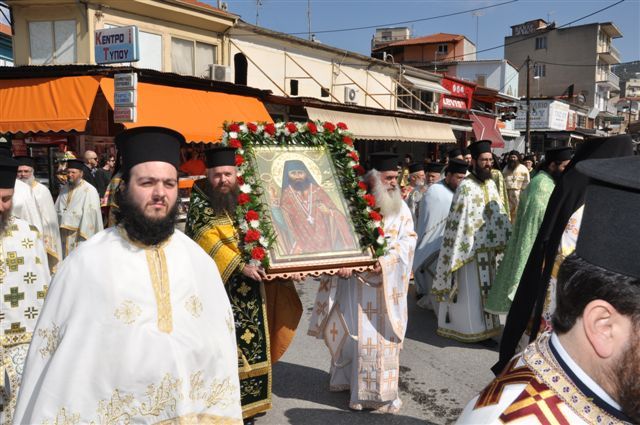 Λιτάνευσις ι.λειψάνων Αγίου Γεωργίου Καρσλίδη στη Δράμα Δ' Κυριακή των νηστειών 3-4-2011