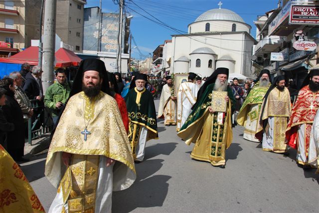 Δ Νηστειών Λιτανεία Αγίου Γεωργίου Καρρσλίδη από τον Ι.Ν.Αγ. Νικολάου στην πλατεία της Δράμας 14-03-2010