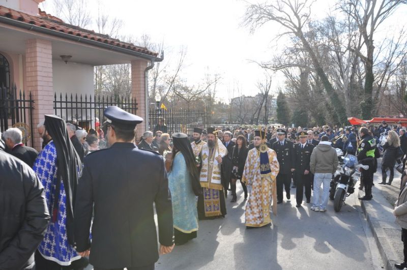 ΤΑ ΑΓΙΑ ΘΕΟΦΑΝΕΙΑ ΣΤΗ ΜΗΤΡΟΠΟΛΗ  ΔΡΑΜΑΣ