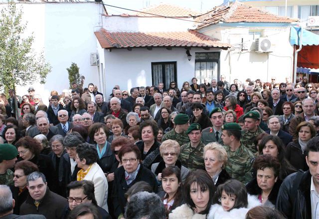 Δ Νηστειών Λιτανεία Αγίου Γεωργίου Καρρσλίδη από τον Ι.Ν.Αγ. Νικολάου στην πλατεία της Δράμας 14-03-2010