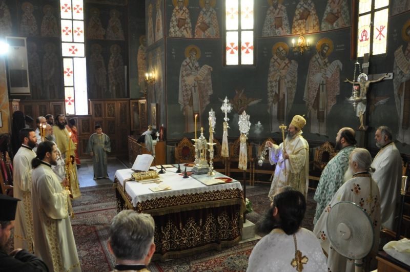 Τά ὀνομαστήρια τοῦ  Ἐπισκόπου μας   -  Τά  Ἐλευθέρια  τῆς  Δράμας