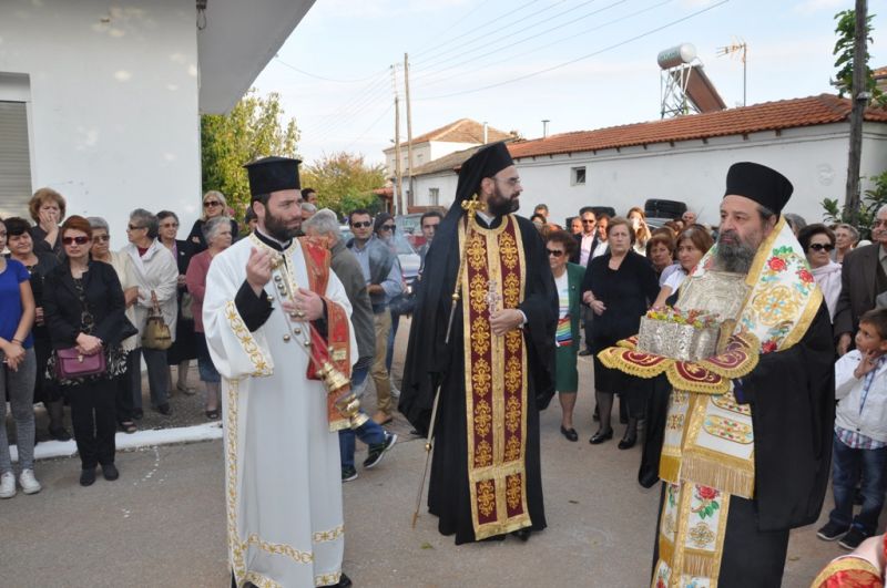 Η ΤΙΜΙΑ ΚΑΡΑ ΤΗΣ ΑΓΙΑΣ ΠΑΡΘΕΝΟΜΑΡΤΥΡΟΣ ΕΛΕΝΗΣ ΤΗΣ ΕΚ ΣΙΝΩΠΗΣ ΤΟΥ ΠΟΝΤΟΥ ΣΤΟ ΜΙΚΡΟΚΑΜΠΟ ΔΡΑΜΑΣ