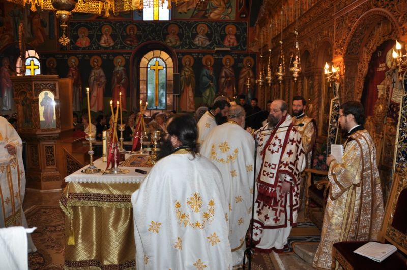 Η Aρχαιοπρεπής Θεία Λειτουργία Αγίου Ιακώβου του Αδελφοθέου 23-10-2011 Ι.Ν.Αγ.Νικολάου Δράμας.