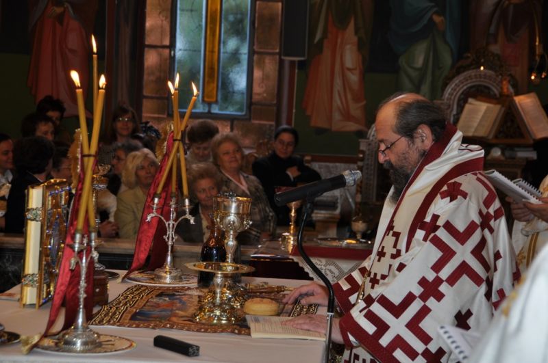 Η Aρχαιοπρεπής Θεία Λειτουργία Αγίου Ιακώβου του Αδελφοθέου 23-10-2011 Ι.Ν.Αγ.Νικολάου Δράμας.