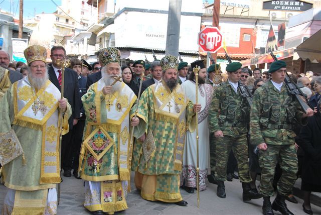 Δ Νηστειών Λιτανεία Αγίου Γεωργίου Καρρσλίδη από τον Ι.Ν.Αγ. Νικολάου στην πλατεία της Δράμας 14-03-2010