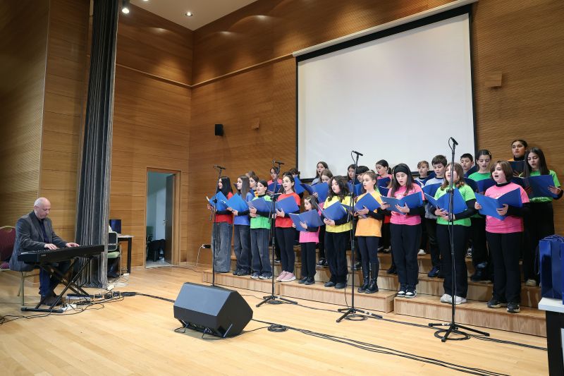 Εκδήλωση προς τιμήν των Τριών Ιεραρχών και βράβευση αριστούχων μαθητών Μητροπόλεως Δράμας.