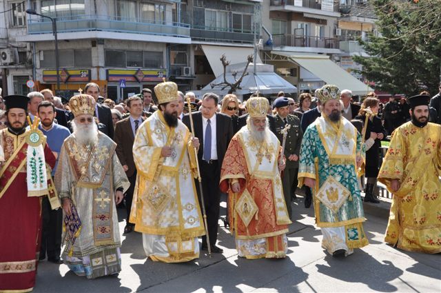 Λιτάνευσις ι.λειψάνων Αγίου Γεωργίου Καρσλίδη στη Δράμα Δ' Κυριακή των νηστειών 3-4-2011