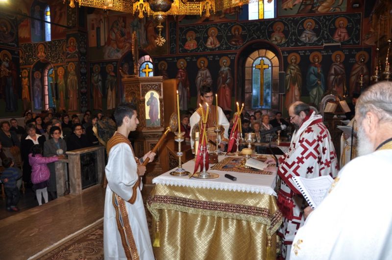 Η Aρχαιοπρεπής Θεία Λειτουργία Αγίου Ιακώβου του Αδελφοθέου 23-10-2011 Ι.Ν.Αγ.Νικολάου Δράμας.