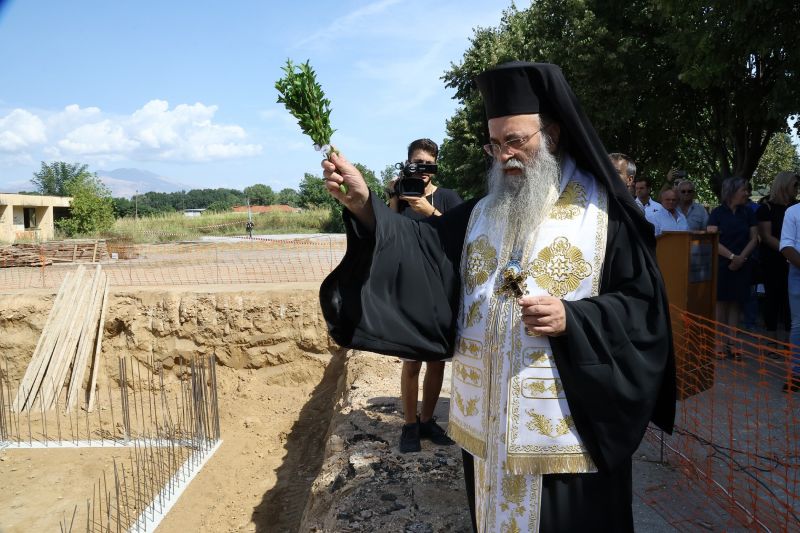 ΑΓΙΑΣΜΟΣ ΘΕΜΕΛΙΩΣΗΣ ΝΕΟΥ ΚΤΙΡΙΟΥ ΓΥΜΝΑΣΙΟΥ-ΛΥΚΕΙΟΥ ΚΑΛΑΜΠΑΚΙΟΥ.