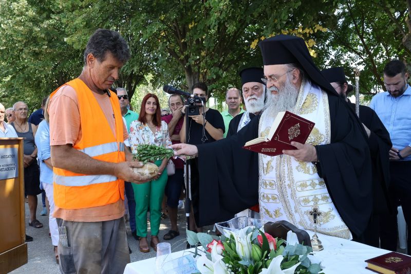 ΑΓΙΑΣΜΟΣ ΘΕΜΕΛΙΩΣΗΣ ΝΕΟΥ ΚΤΙΡΙΟΥ ΓΥΜΝΑΣΙΟΥ-ΛΥΚΕΙΟΥ ΚΑΛΑΜΠΑΚΙΟΥ.