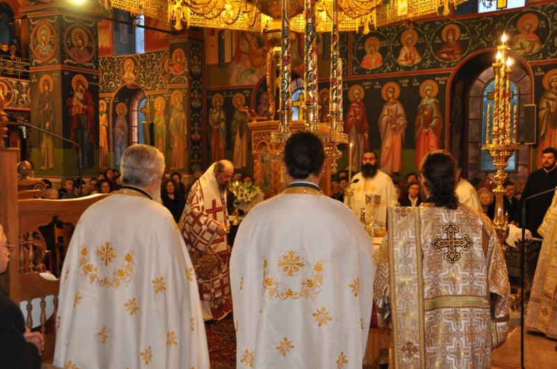 Αρχαιοπρεπής Θεία Λειτουργία  Αγίου Ιακώβου του Αδελφοθέου 