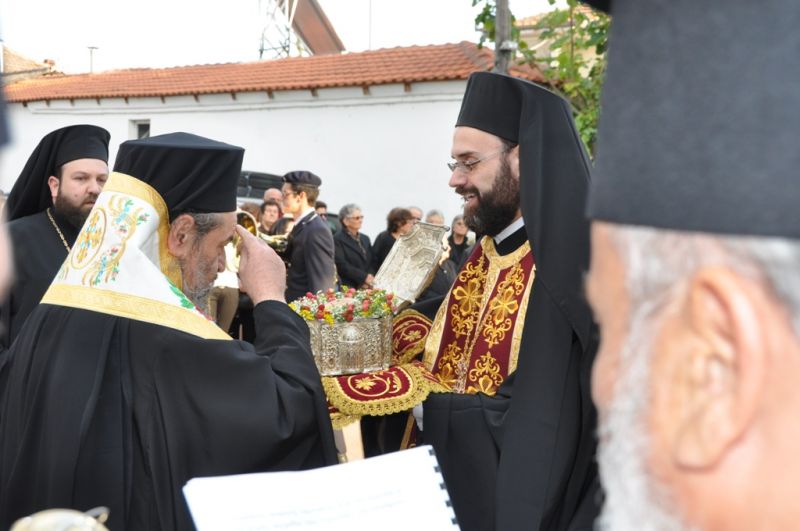 Η ΤΙΜΙΑ ΚΑΡΑ ΤΗΣ ΑΓΙΑΣ ΠΑΡΘΕΝΟΜΑΡΤΥΡΟΣ ΕΛΕΝΗΣ ΤΗΣ ΕΚ ΣΙΝΩΠΗΣ ΤΟΥ ΠΟΝΤΟΥ ΣΤΟ ΜΙΚΡΟΚΑΜΠΟ ΔΡΑΜΑΣ