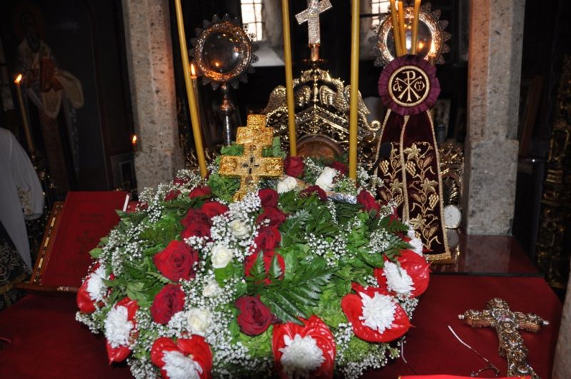 Ἡ ἑορτή τῆς Ὑψώσεως τοῦ Τιμίου Σταυροῦ στήν Εἰκοσιφοίνισσα
