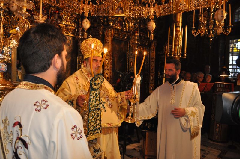 Ὁλονύκτια  Ἀγρυπνία στήν Ἱερά Μονή Εἰκοσιφοινίσσης