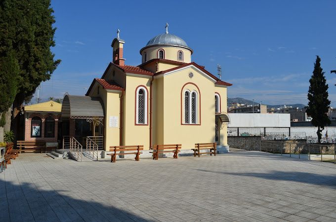 Ι.Μ. ΔΡΑΜΑΣ. ΑΚΟΛΟΥΘΙΑ ΤΟΥ ΕΠΙΤΑΦΙΟΥ ΤΗ ΜΕΓΑΛΗ ΠΑΡΑΣΚΕΥΗ ΣΤA Α΄ ΚΟΙΜΗΤΗΡΙA.