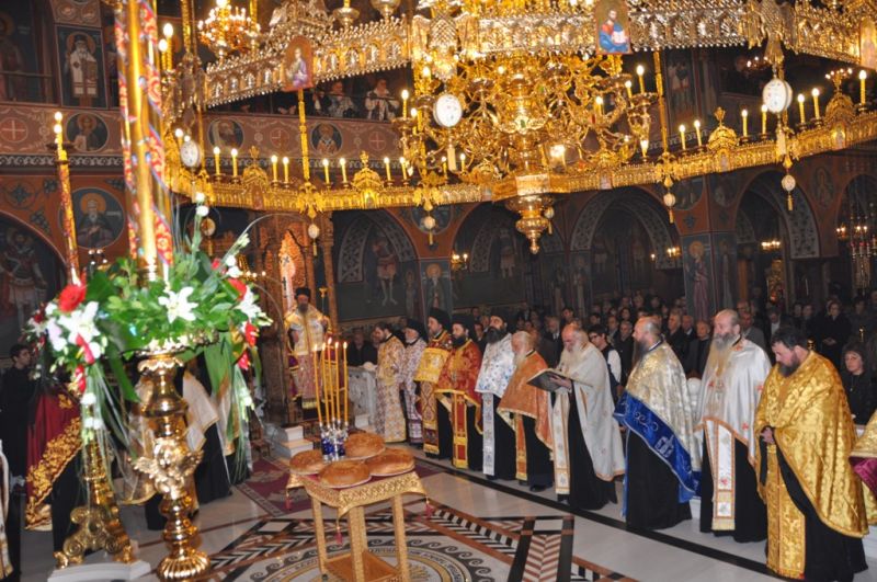 Η  ΕΟΡΤΗ  ΤΩΝ  ΕΙΣΟΔΙΩΝ  ΤΗΣ  ΘΕΟΤΟΚΟΥ  ΣΤΗΝ  ΙΕΡΑ  ΜΗΤΡΟΠΟΛΗ  ΔΡΑΜΑΣ