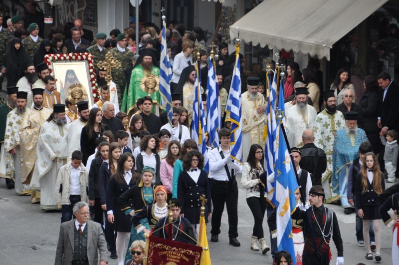 Ἡ λάρνακα τοῦ Ὁσίου καί Θεοφόρου Πατρός Γεωργίου στήν πόλη τῆς Δράμας.