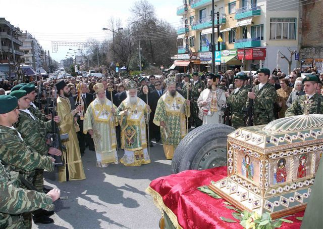 Δ Νηστειών Λιτανεία Αγίου Γεωργίου Καρρσλίδη από τον Ι.Ν.Αγ. Νικολάου στην πλατεία της Δράμας 14-03-2010