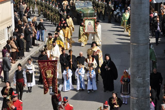 Λιτάνευσις ι.λειψάνων Αγίου Γεωργίου Καρσλίδη στη Δράμα Δ' Κυριακή των νηστειών 3-4-2011