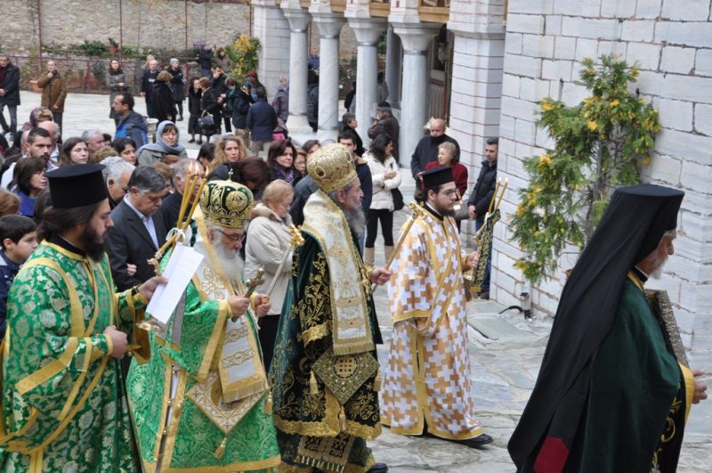 Η  ΕΟΡΤΗ  ΤΩΝ  ΕΙΣΟΔΙΩΝ  ΤΗΣ  ΘΕΟΤΟΚΟΥ  ΣΤΗΝ  ΙΕΡΑ  ΜΗΤΡΟΠΟΛΗ  ΔΡΑΜΑΣ