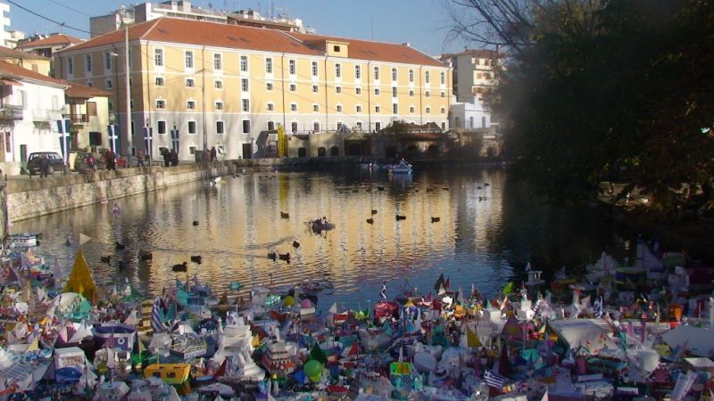 ΤΟ  ΕΘΙΜΟ  ΜΕ  ΤΑ  ΚΑΡΑΒΑΚΙΑ  ΤΗΣ  ΑΓΙΑΣ  ΒΑΡΒΑΡΑΣ  ΣΤΗ  ΔΡΑΜΑ