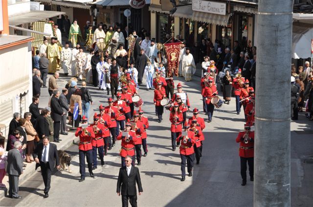 Λιτάνευσις ι.λειψάνων Αγίου Γεωργίου Καρσλίδη στη Δράμα Δ' Κυριακή των νηστειών 3-4-2011