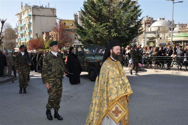 Λιτάνευσις ι.λειψάνων Αγίου Γεωργίου Καρσλίδη στη Δράμα Δ' Κυριακή των νηστειών 3-4-2011