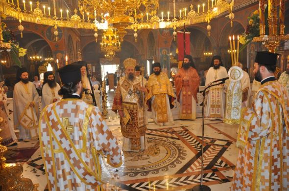 Τά Ἅγια Πάθη καί ἡ  Ἀνάσταση στή Μητρόπολη Δράμας 